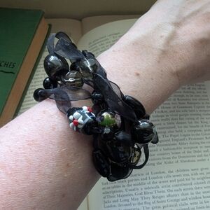 Elegant Black Beaded Bracelet